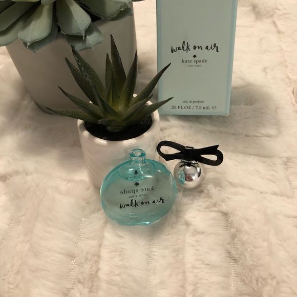 kate spade Accessories - ❣️Flash Sale❣️New Kate Spade Walk On Air